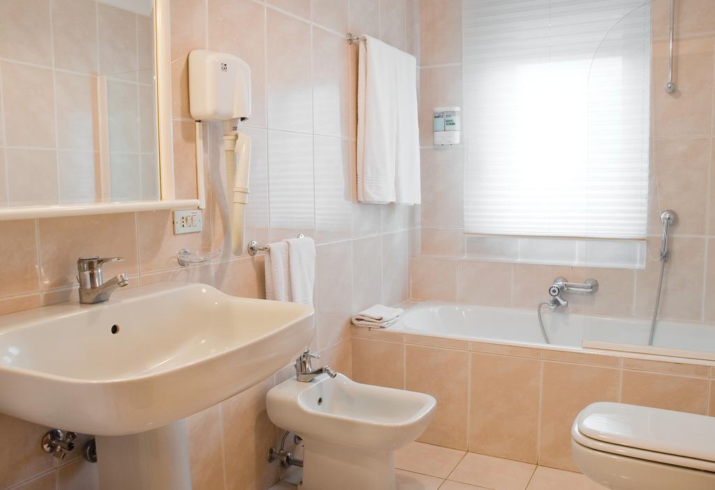 カターニア Porto Ulisse Bed & Breakfast エクステリア 写真