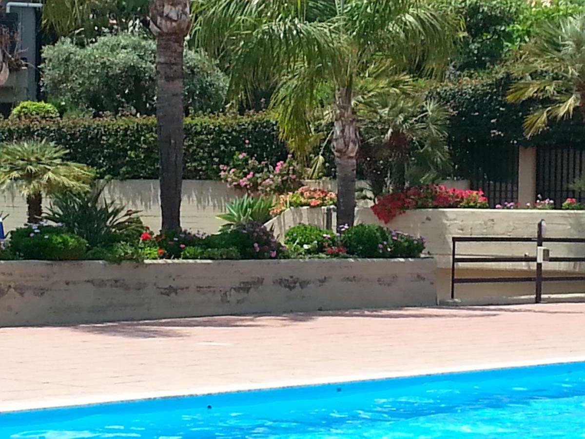 カターニア Porto Ulisse Bed & Breakfast エクステリア 写真